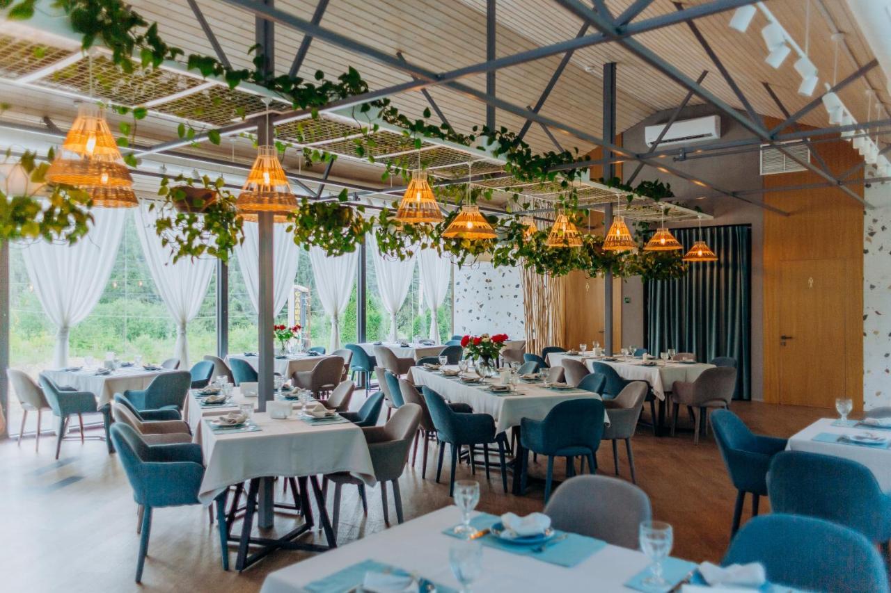 Hotel Vedmezhyi Dvir Boekovel Buitenkant foto