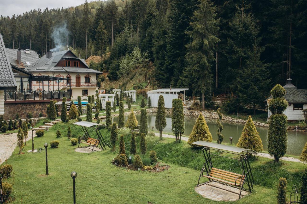 Hotel Vedmezhyi Dvir Boekovel Buitenkant foto
