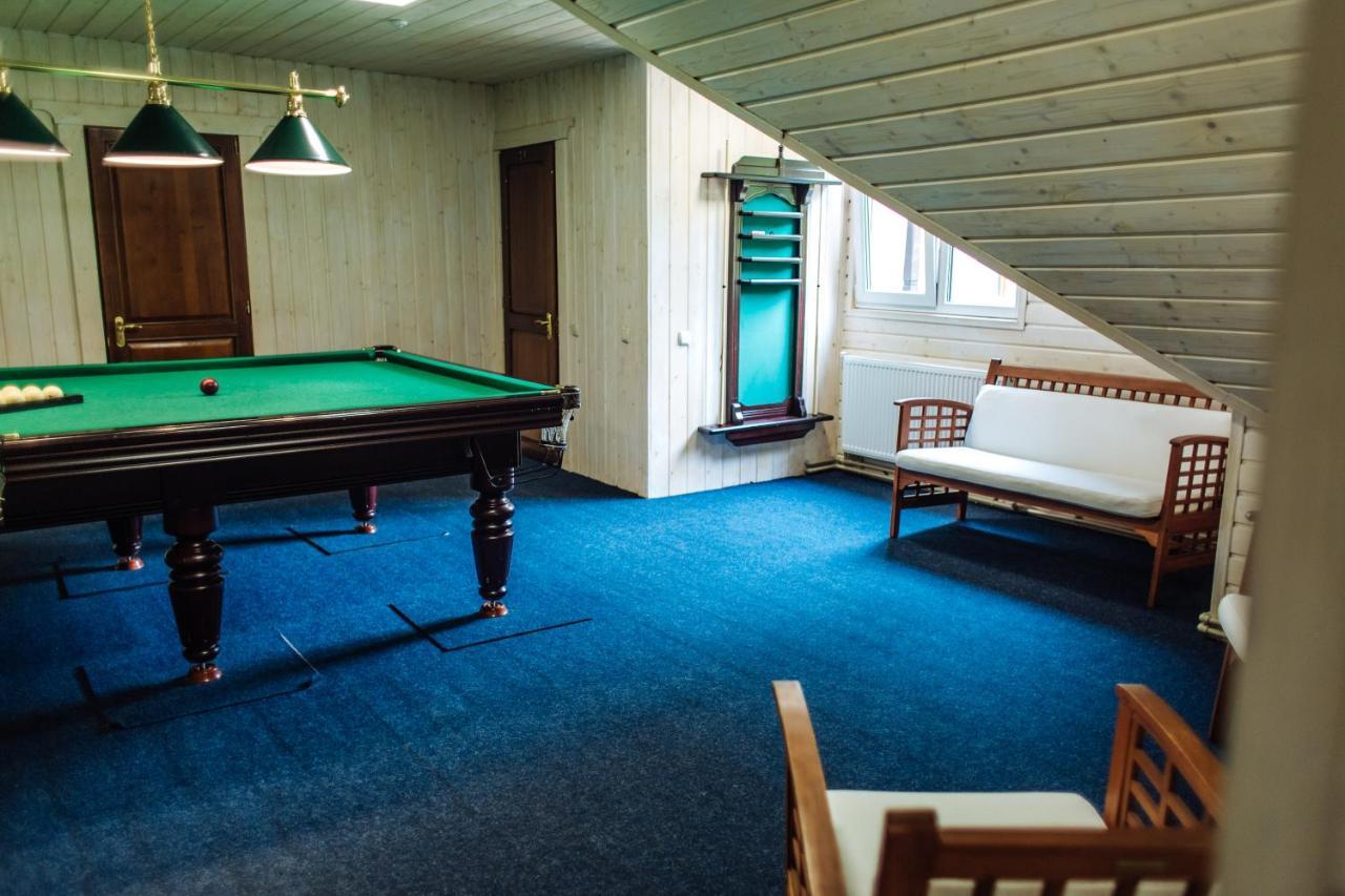 Hotel Vedmezhyi Dvir Boekovel Buitenkant foto