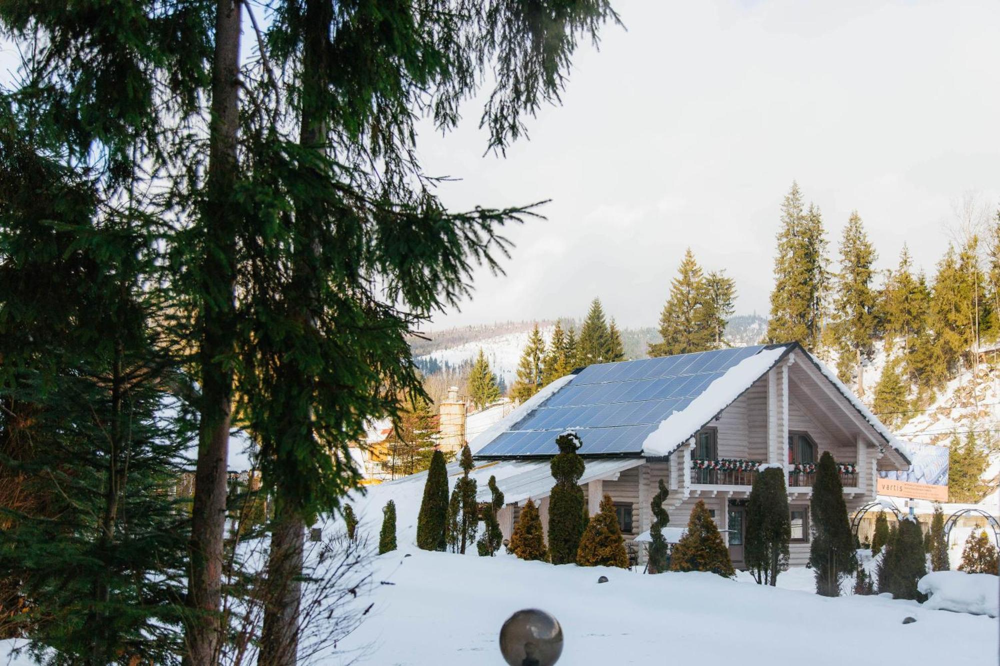 Hotel Vedmezhyi Dvir Boekovel Buitenkant foto