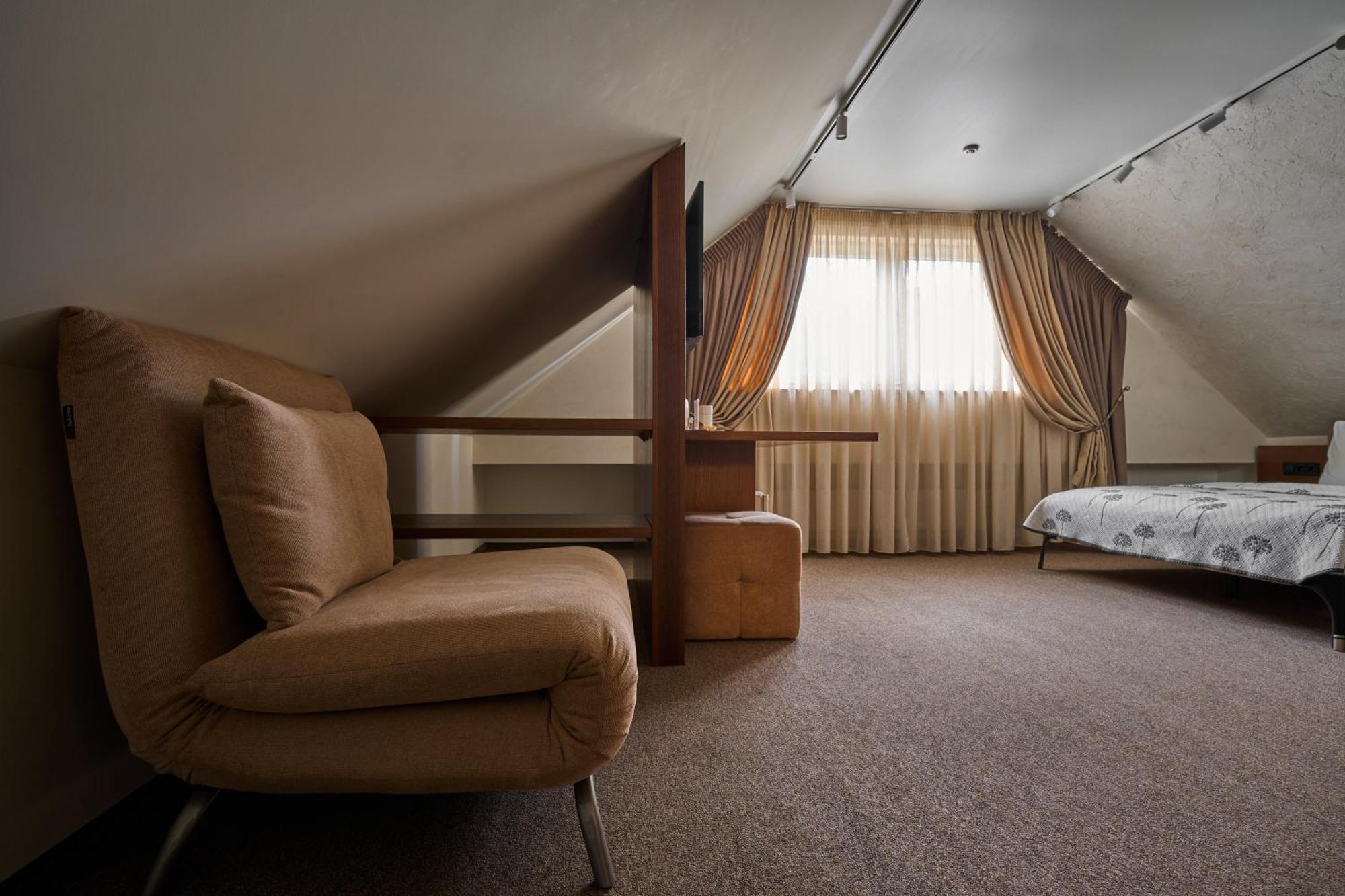 Hotel Vedmezhyi Dvir Boekovel Buitenkant foto