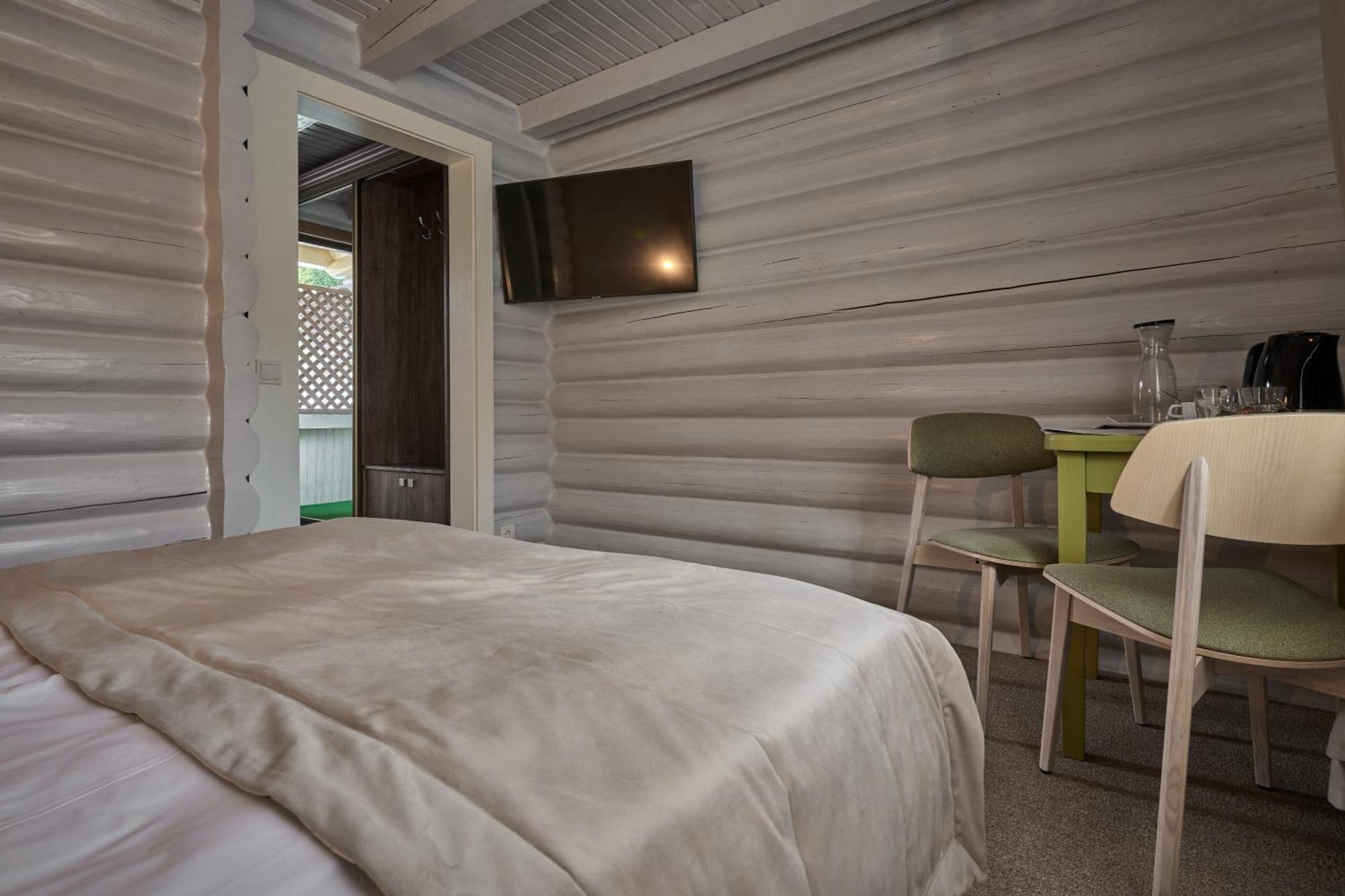 Hotel Vedmezhyi Dvir Boekovel Buitenkant foto