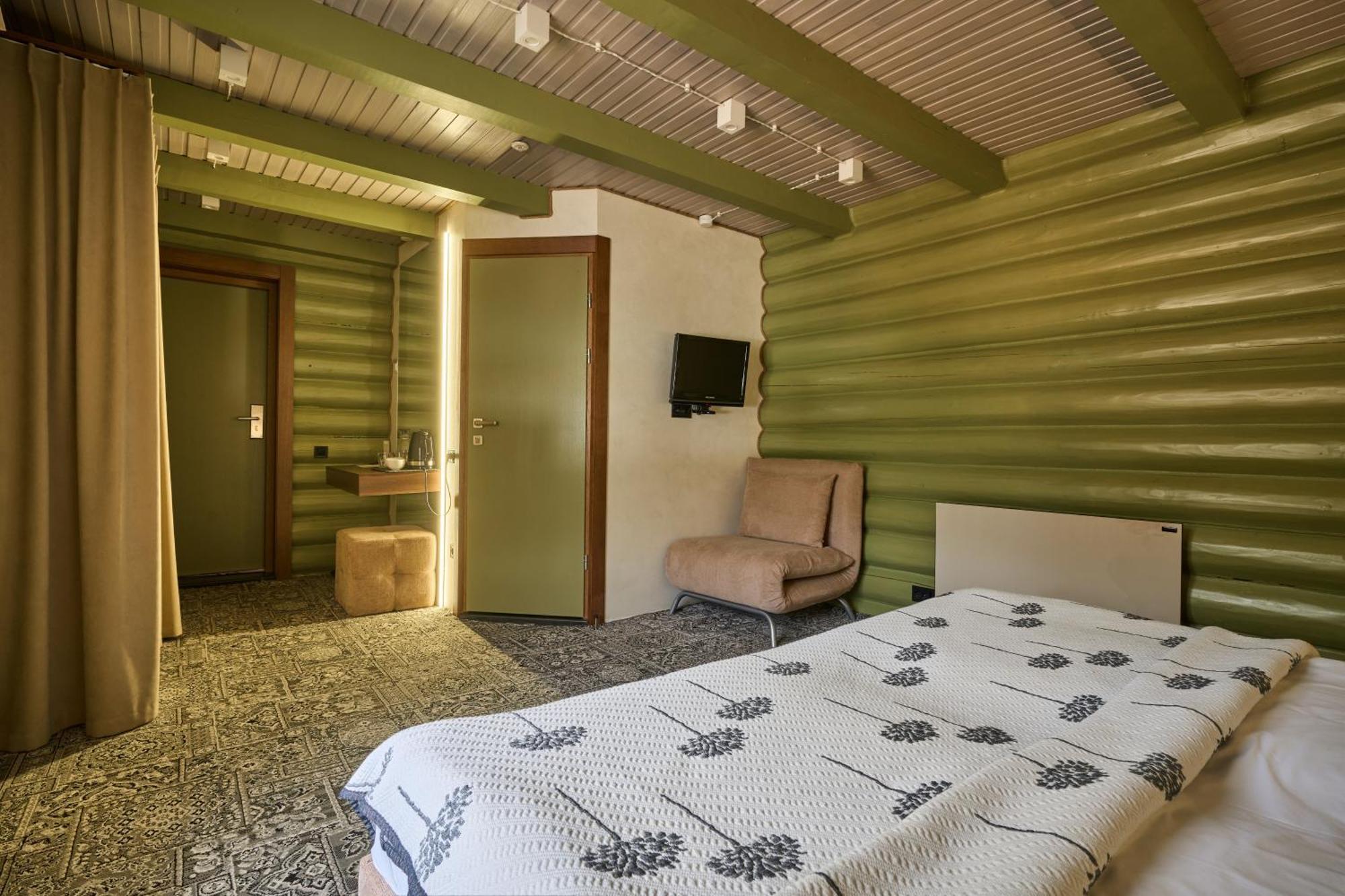 Hotel Vedmezhyi Dvir Boekovel Buitenkant foto