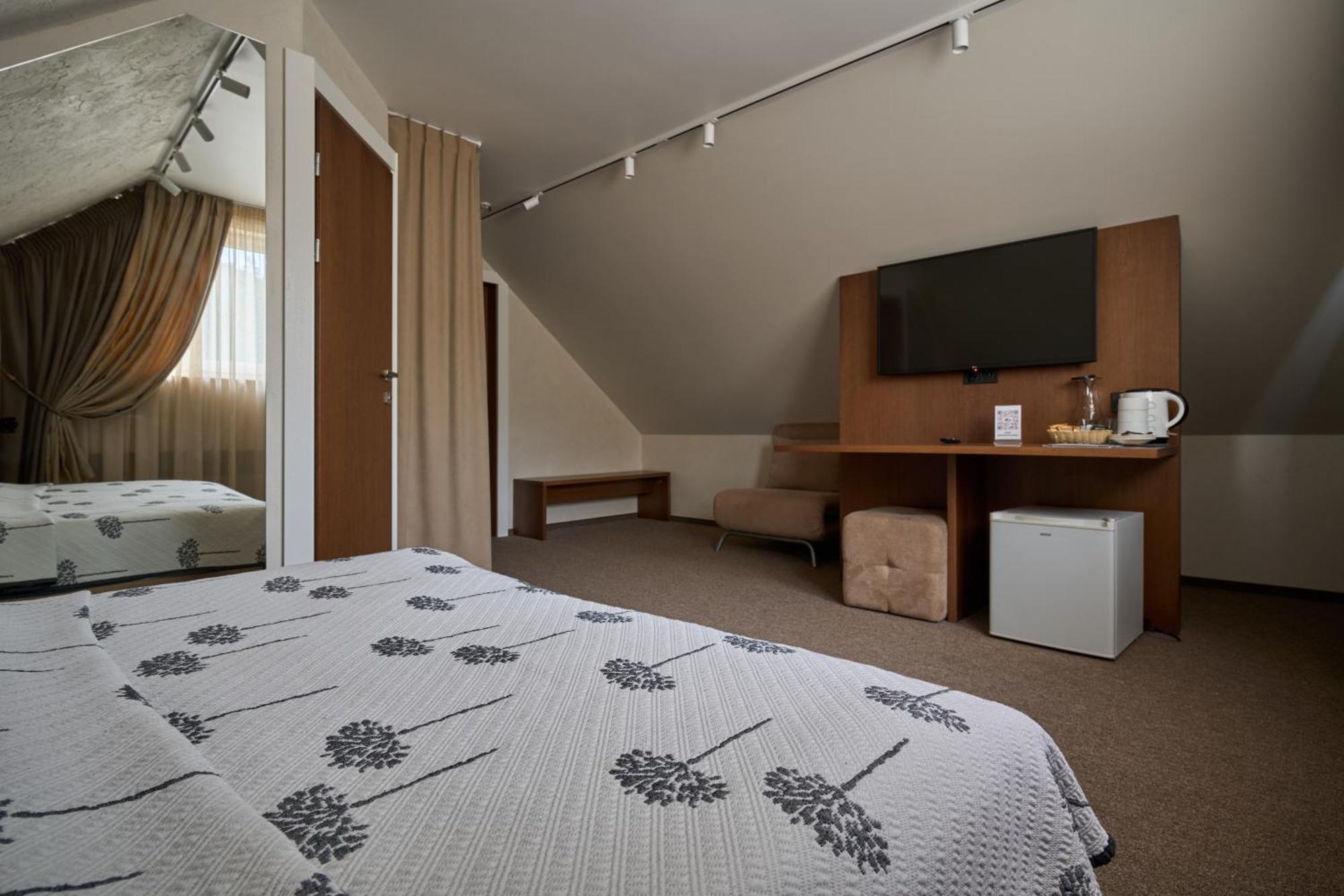 Hotel Vedmezhyi Dvir Boekovel Buitenkant foto