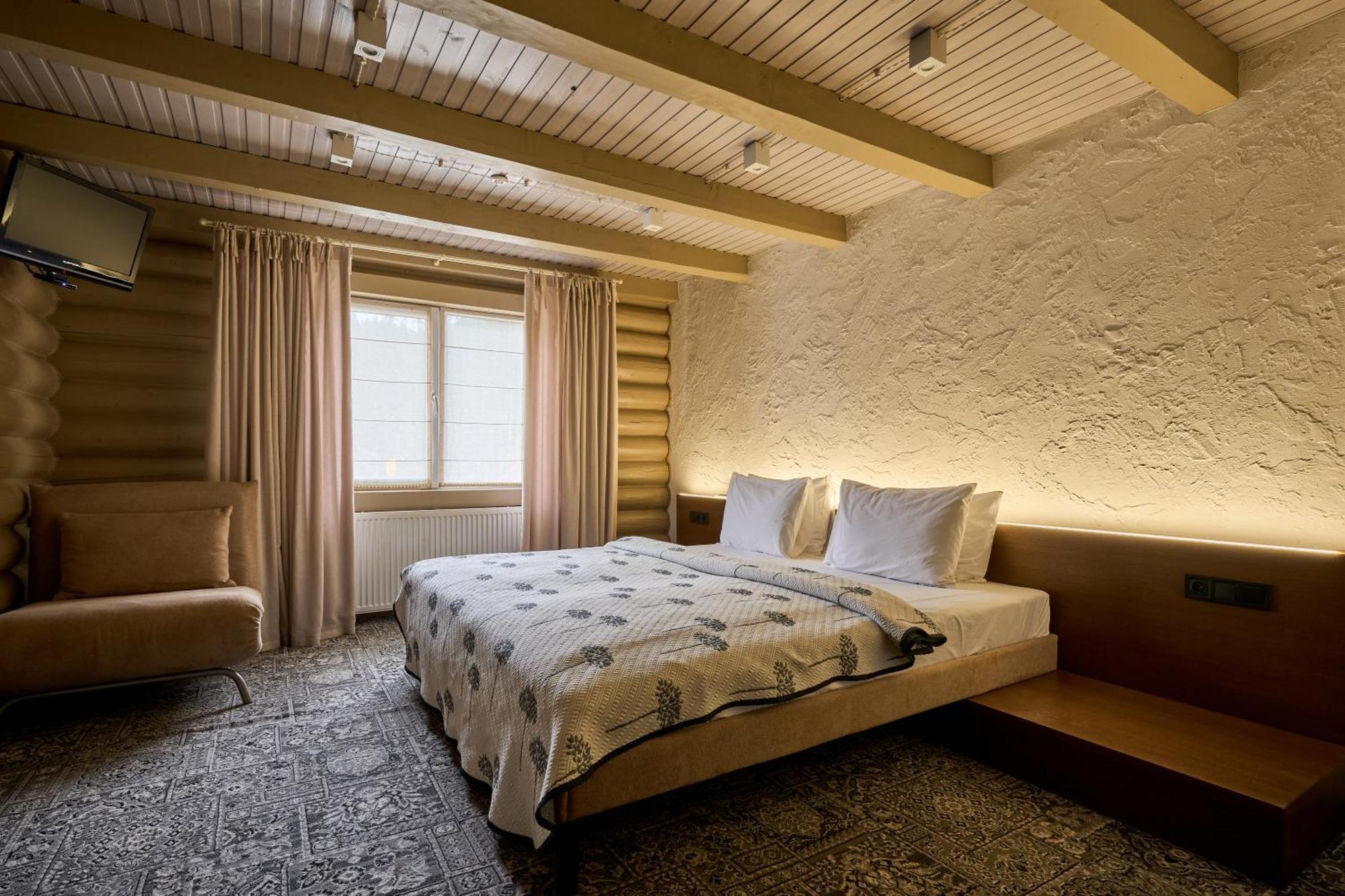 Hotel Vedmezhyi Dvir Boekovel Buitenkant foto