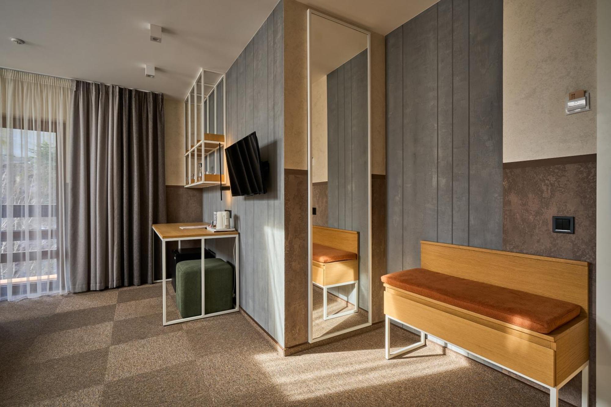 Hotel Vedmezhyi Dvir Boekovel Buitenkant foto