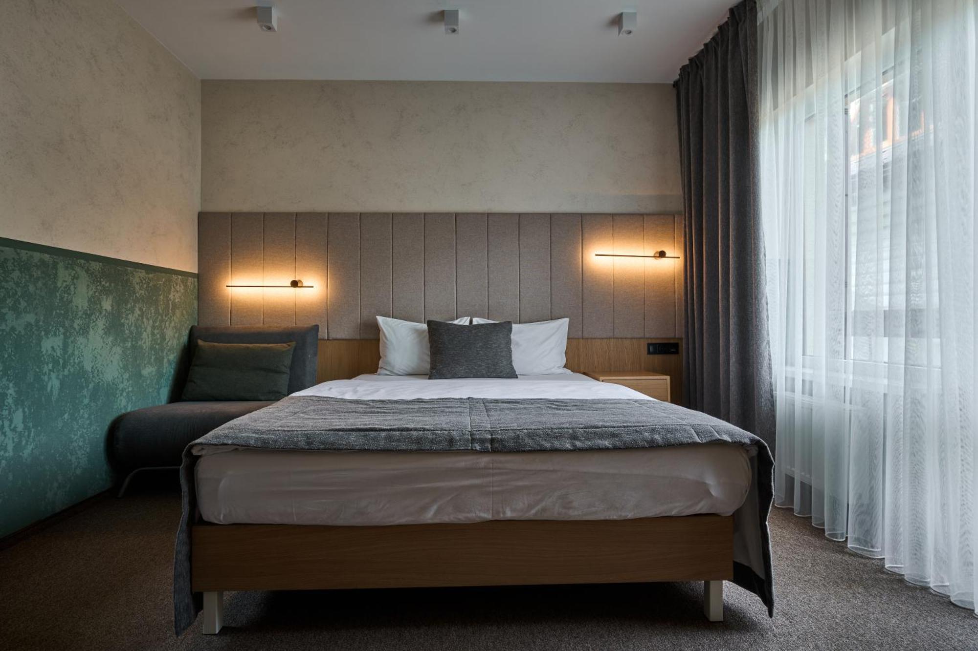 Hotel Vedmezhyi Dvir Boekovel Buitenkant foto